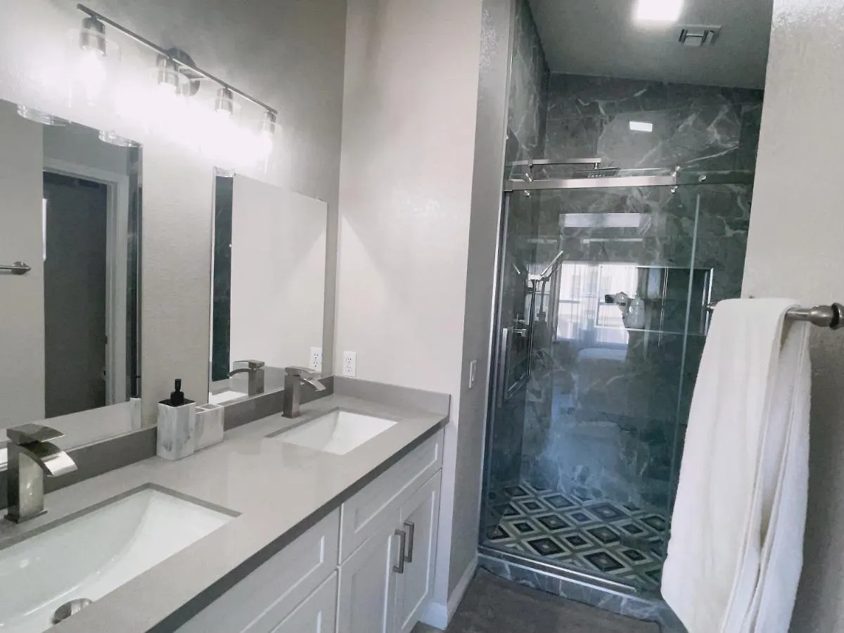 Вилла Pool House Newly Remodeled 3Bed 3Bath Near Dt Summerlin And Red Rock Лас-Вегас