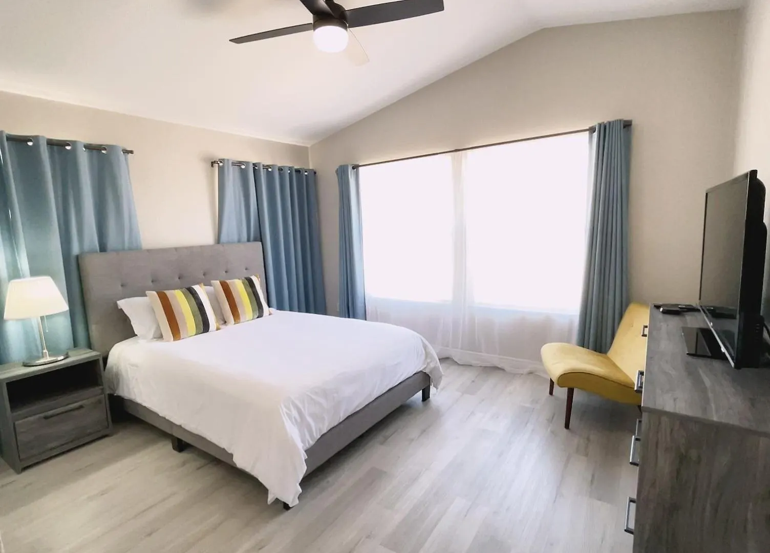 Pool House Newly Remodeled 3Bed 3Bath Near Dt Summerlin And Red Rock Лас-Вегас Вилла